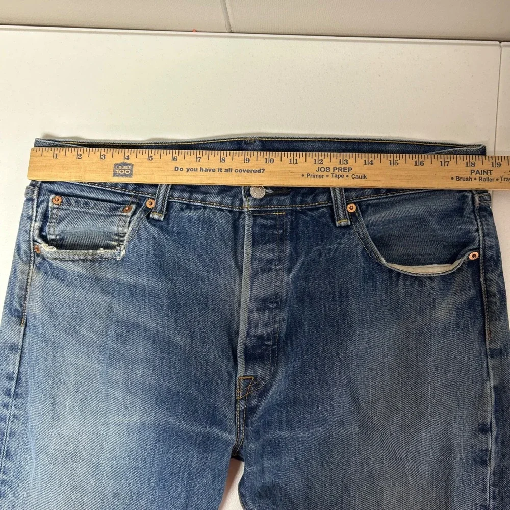 Levis note hard